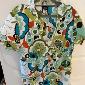 Floral V-Neck Lg Blouse with Short Sleeves